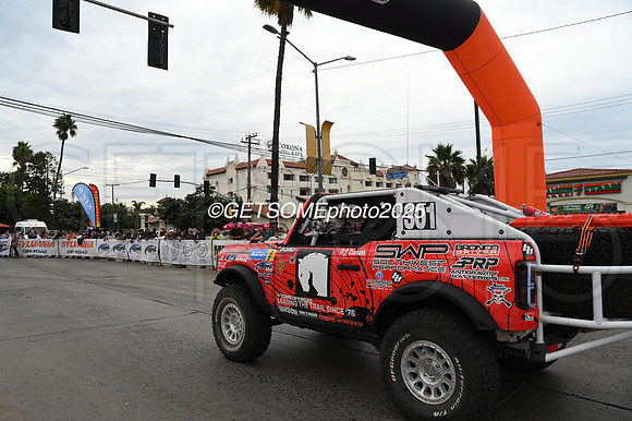 301_111425_B1K_GETSOMEPHOTO_139999