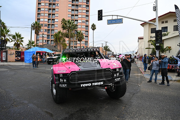 Staging_111425_B1K_GETSOMEPHOTO_142906
