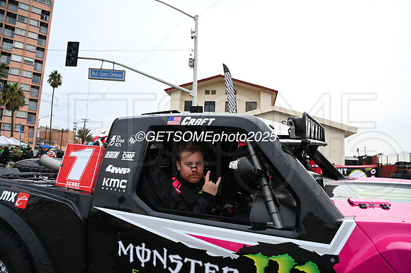 Staging_111425_B1K_GETSOMEPHOTO_142908