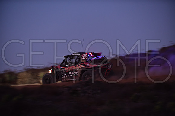 1908_010619_19B400_GetSomePhoto_064757