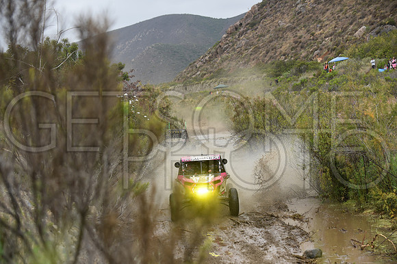 1954_010619_19B500_GetSomePhoto_052368