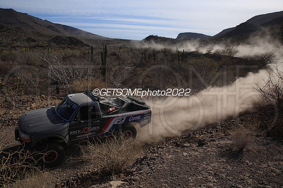 2_050422_MX1K_GETSOMEphoto_050406
