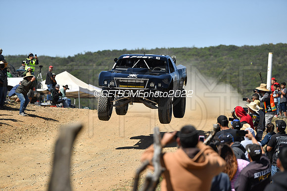 3_050422_MX1K_GETSOMEphoto_041581