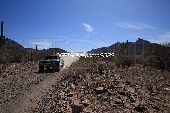3_050422_MX1K_GETSOMEphoto_050290