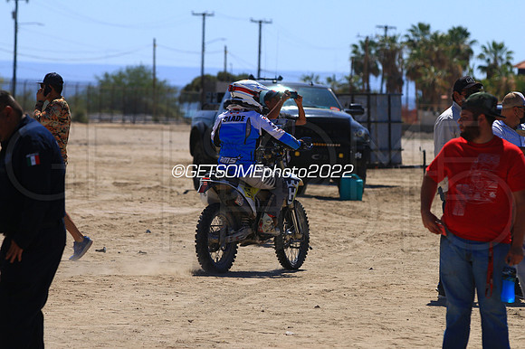 47_050422_MX1K_GETSOMEphoto_052582