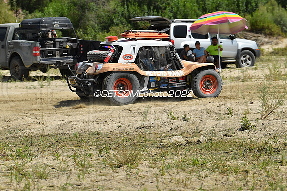 1_050422_MX1K_GETSOMEphoto_048427