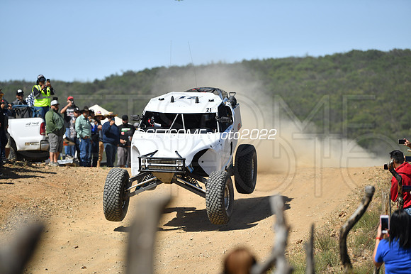 21_050422_MX1K_GETSOMEphoto_041502