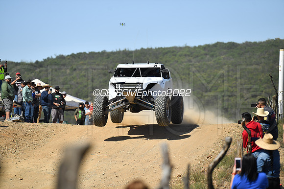 21_050422_MX1K_GETSOMEphoto_041498
