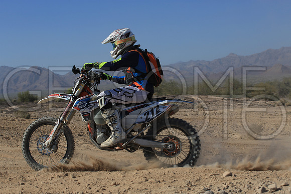 217x_17SF250_GETSOMEphoto_94471