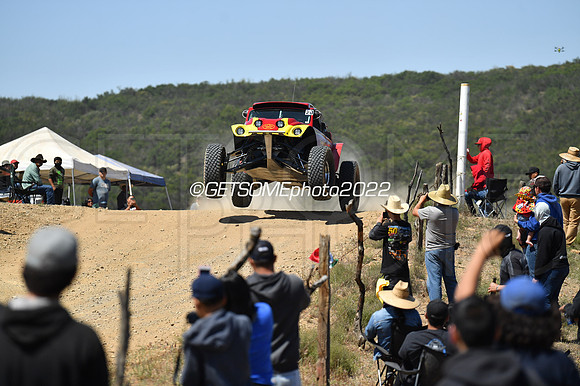 20_050422_MX1K_GETSOMEphoto_041658