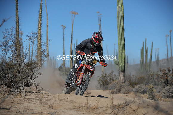 10x_111624_getsomephoto_129204