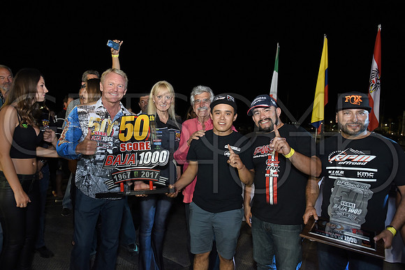 Awards_17B1000_getsomephoto_128980