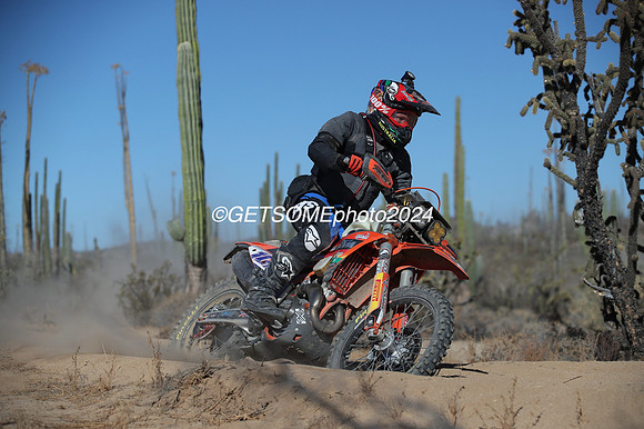 10x_111624_getsomephoto_129210
