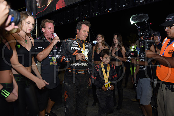 Awards_17B1000_getsomephoto_128929