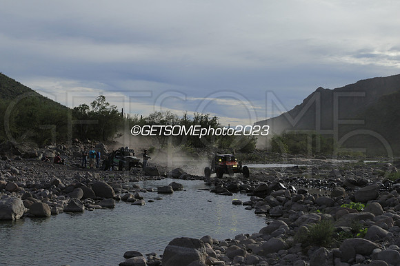 1200_111623_B1K_GETSOMEPHOTO_233641