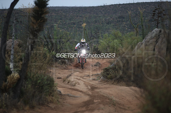 9x_111623_Baja1000_GETSOMEPHOTO_051304