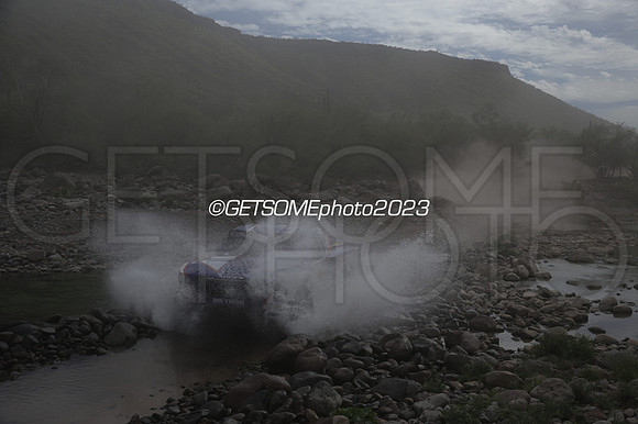 1_111623_B1K_GETSOMEPHOTO_230130