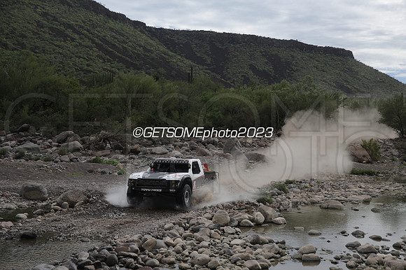 1L_111623_B1K_GETSOMEPHOTO_230243