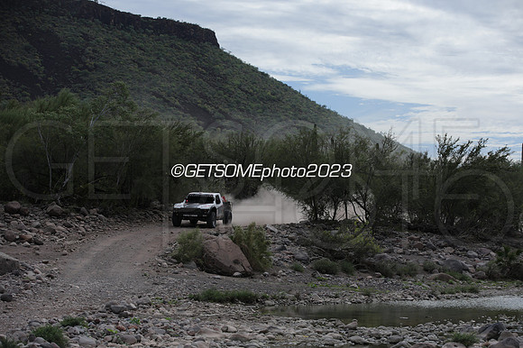 1L_111623_B1K_GETSOMEPHOTO_230238