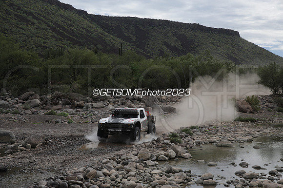 1L_111623_B1K_GETSOMEPHOTO_230242