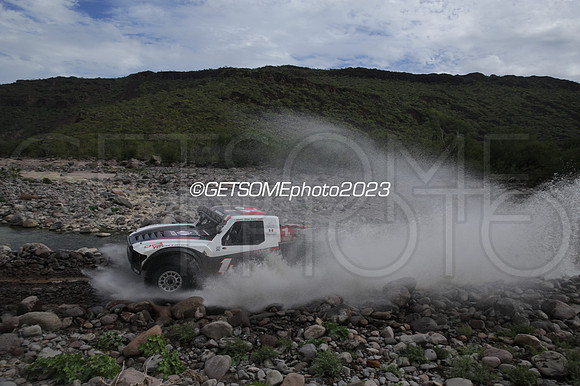 1L_111623_B1K_GETSOMEPHOTO_230249