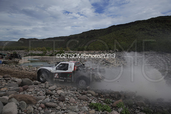 1L_111623_B1K_GETSOMEPHOTO_230251