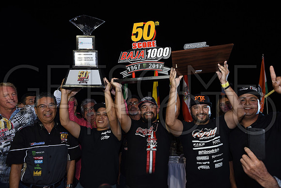 Awards_17B1000_getsomephoto_128985