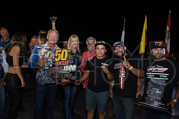 Awards_17B1000_getsomephoto_128979