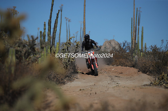 18x_111624_getsomephoto_129253