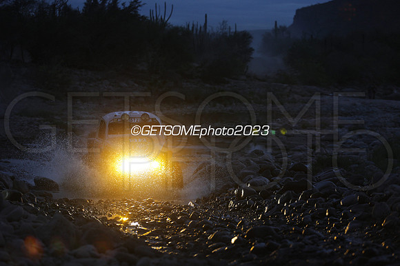 572_111623_B1K_GETSOMEPHOTO_234696