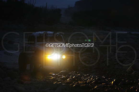 572_111623_B1K_GETSOMEPHOTO_234700