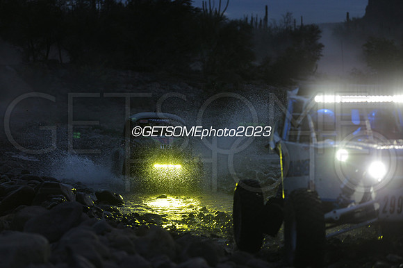 1105_111623_B1K_GETSOMEPHOTO_234611