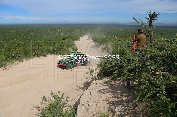 1121_111623_Baja1000_GETSOMEPHOTO_050303