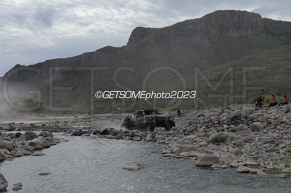 100_111623_B1K_GETSOMEPHOTO_231399