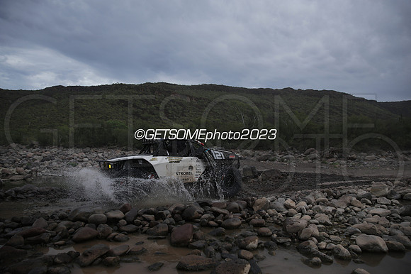 121_111623_B1K_GETSOMEPHOTO_230875