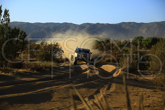 1851_010619_19B400_GetSomePhoto_064296