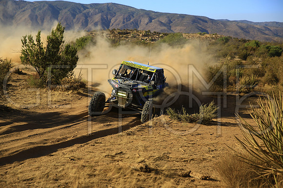 1956_010619_19B400_GetSomePhoto_064247