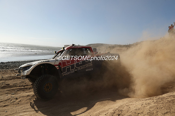 9_111524_BAJA1000_GETSOMEPHOTO_0062885