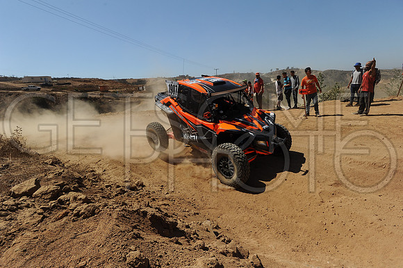 1907_010619_19B400_GetSomePhoto_064527