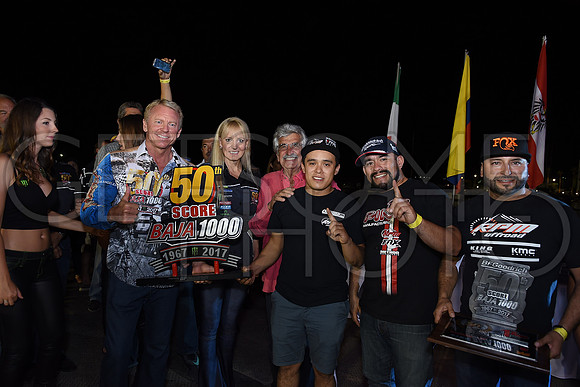 Awards_17B1000_getsomephoto_128981