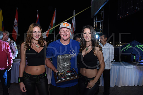 Awards_17B1000_getsomephoto_128963