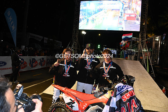 finish_111624_getsomephoto_131359