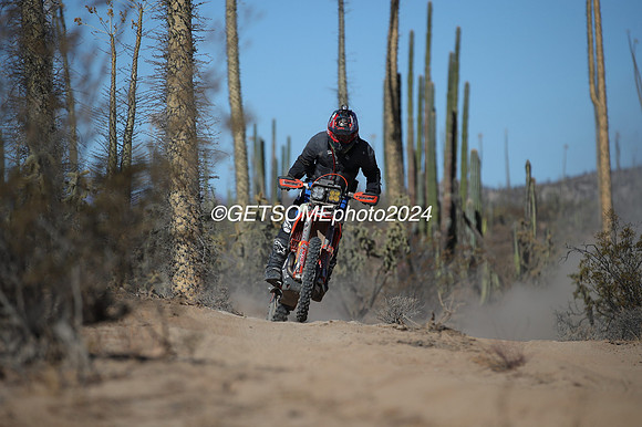 10x_111624_getsomephoto_129193