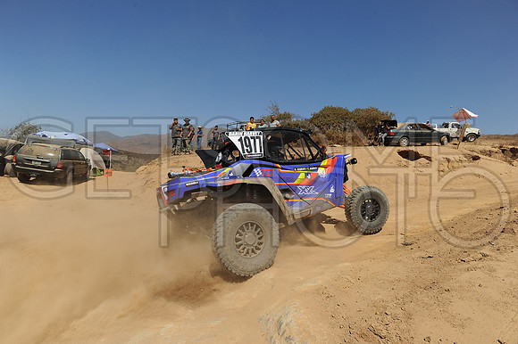 1977_010619_19B400_GetSomePhoto_064533
