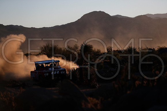 303_17B1000_getsomephoto_122837