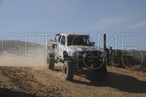 704_17B1000_getsomephoto_122511